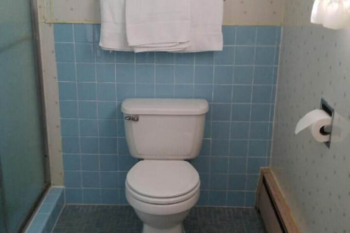 Room 10 of 12