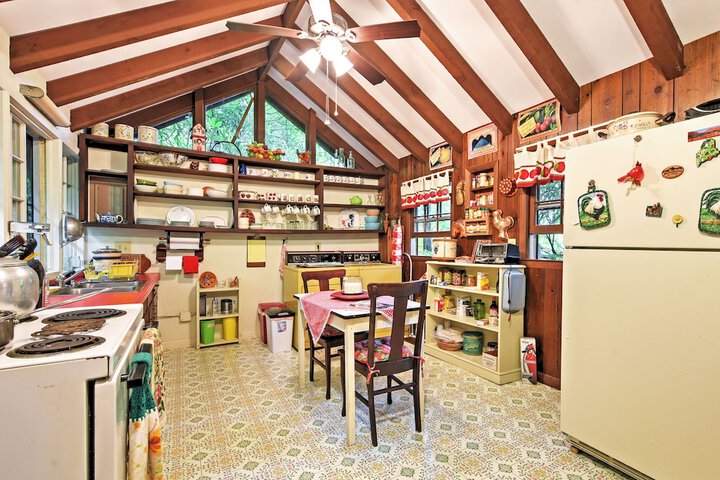 Creekside Cottage: Blue Ridge Mountain Escape!