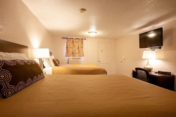 Room 15 of 23