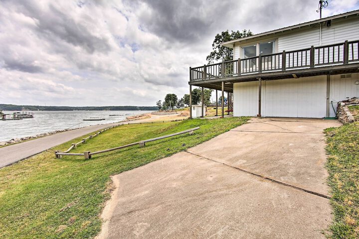 Walk to Boat Ramp! Lakefront Home w / Deck in Afton