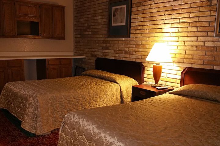 Room 14 of 16