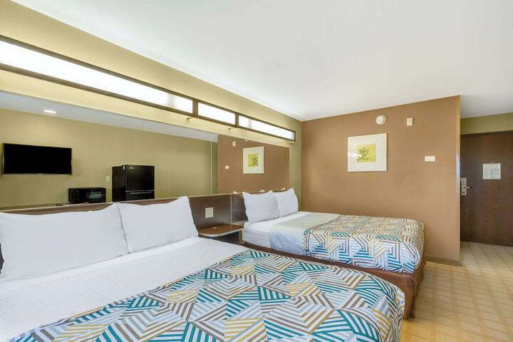 Room 15 of 34