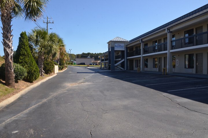 Hotel 7 of 34