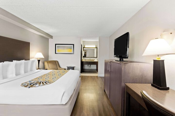 Room 8 of 36