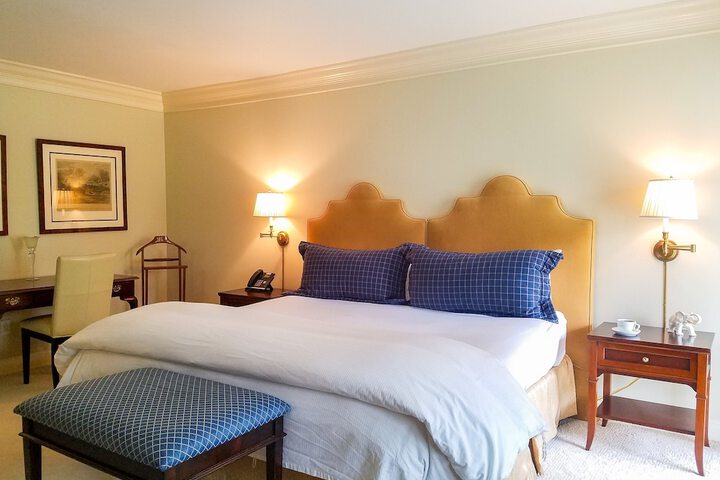 Room 52 of 114