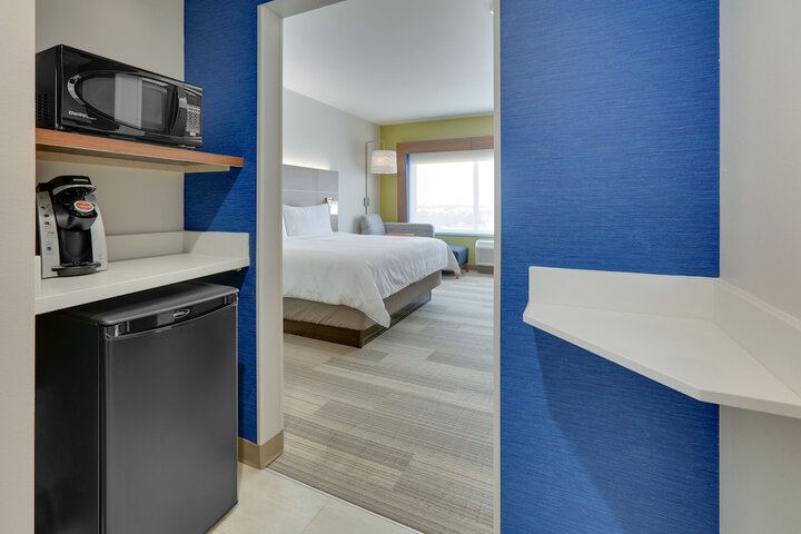 Room 10 of 29