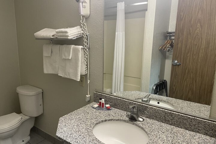 Room 40 of 54