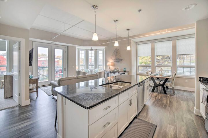 Luxe Manistee Condo w / Balcony & River Views!