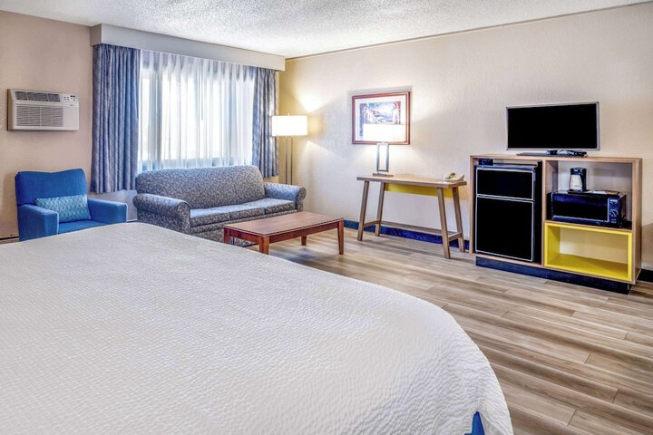 Room 40 of 49