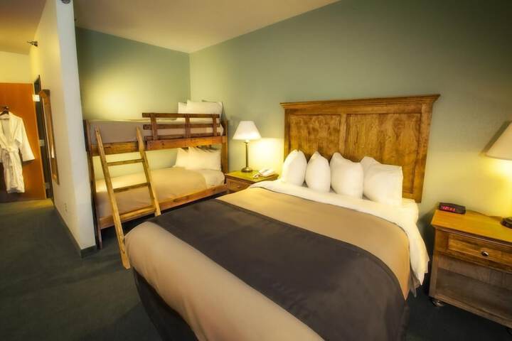 Room 14 of 16