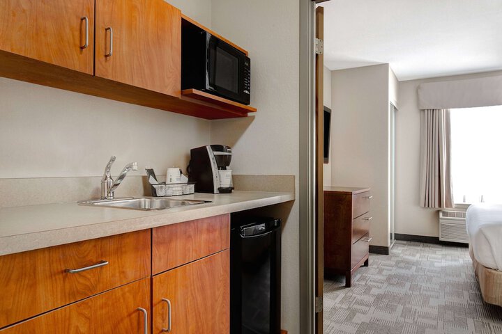 Days Inn by Wyndham Medicine Hat