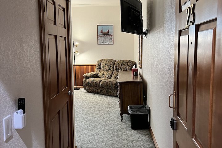 Room 17 of 74