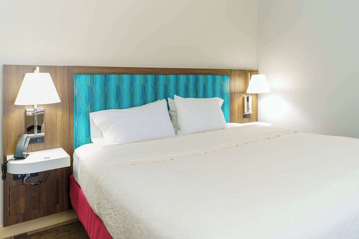 Room 10 of 26