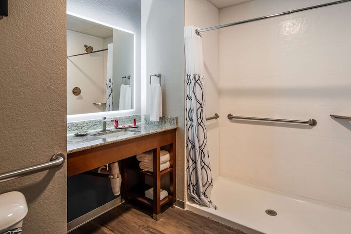 Best Western Premier Des Moines-Ankeny Hotel