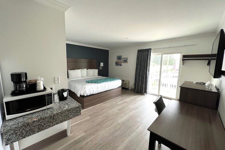 Room 44 of 46