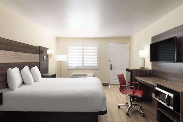 Room 41 of 57