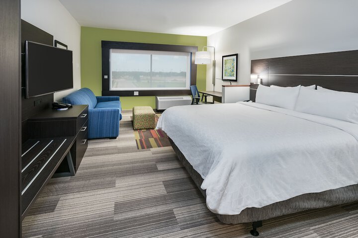Holiday Inn Express & Suites Bryan - College Station by IHG