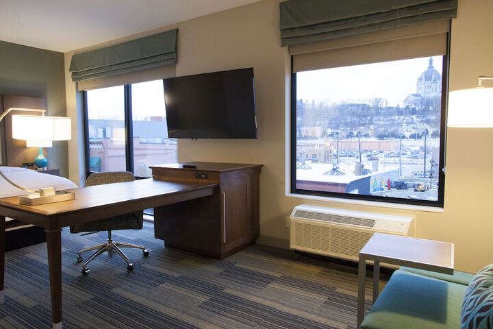 Room 34 of 81