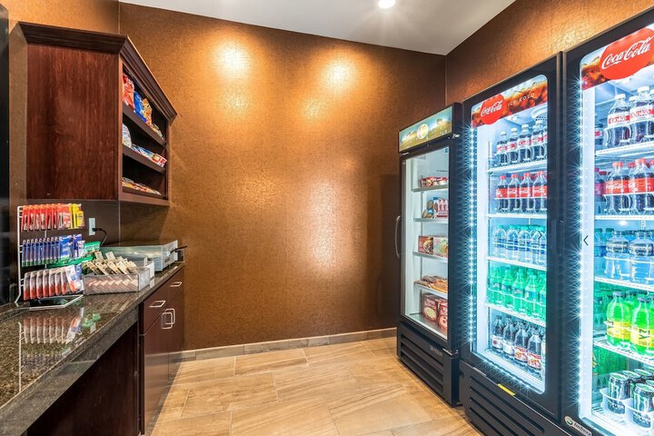 Cobblestone Inn & Suites - Fairfield Bay