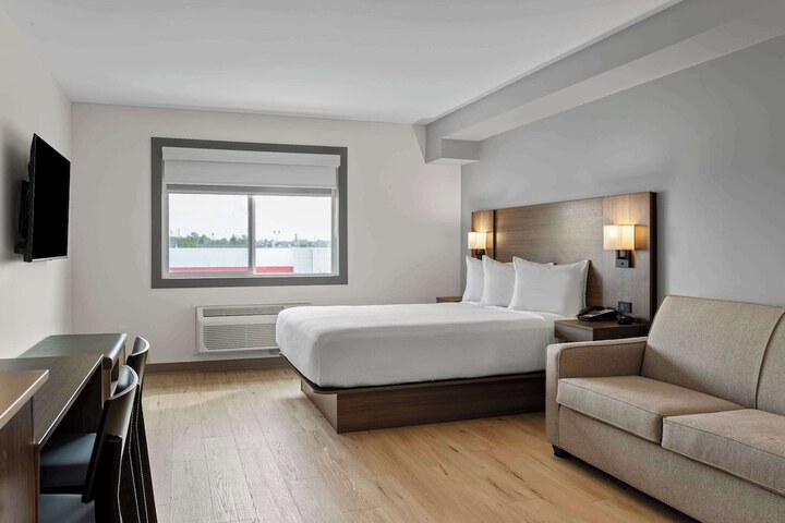 Days Inn by Wyndham Steinbach