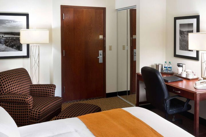 Radisson Hotel Bismarck