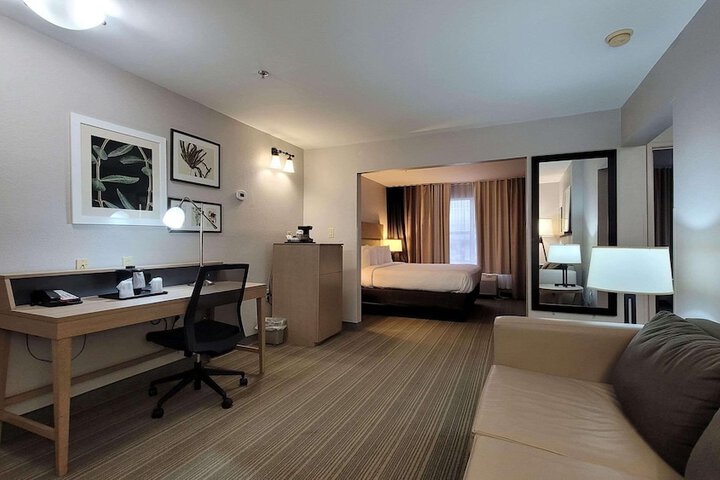 Room 13 of 26