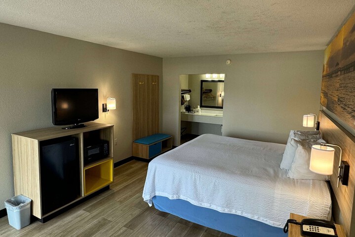 Room 10 of 22