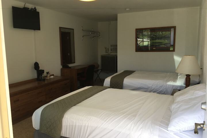Room 9 of 17