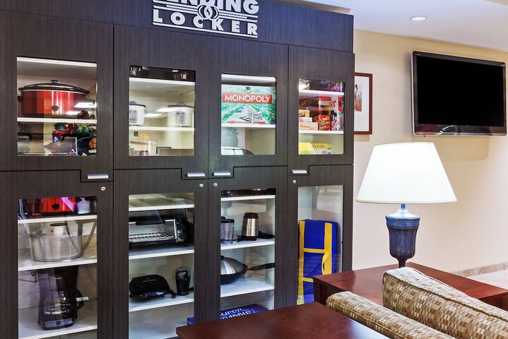Candlewood Suites Pearland by IHG