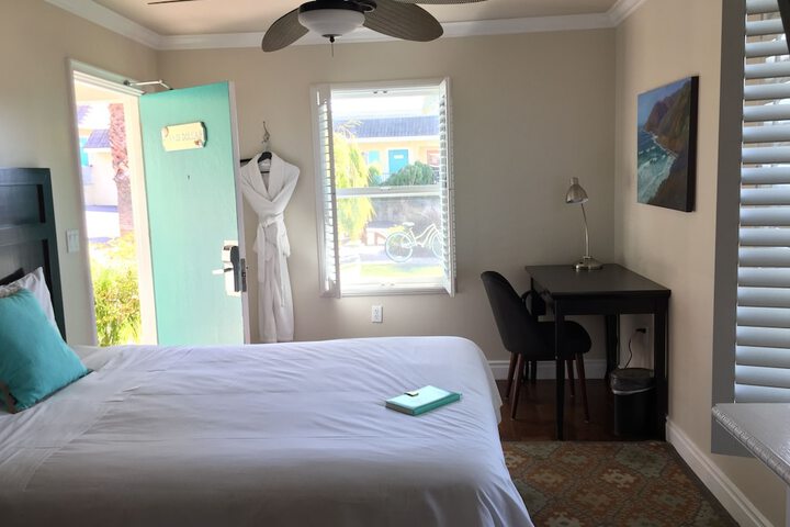 Beach Bungalow Inn and Suites