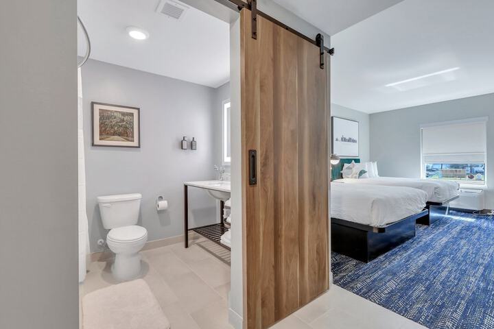 Room 21 of 37