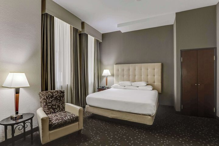 Room 21 of 60