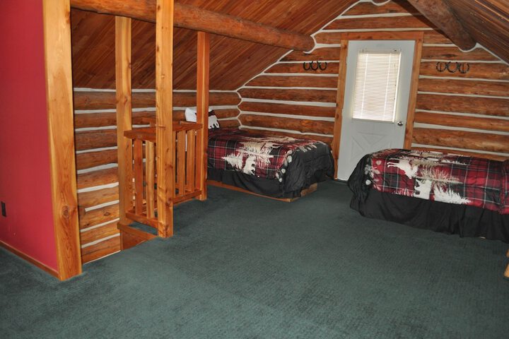 Room 28 of 77