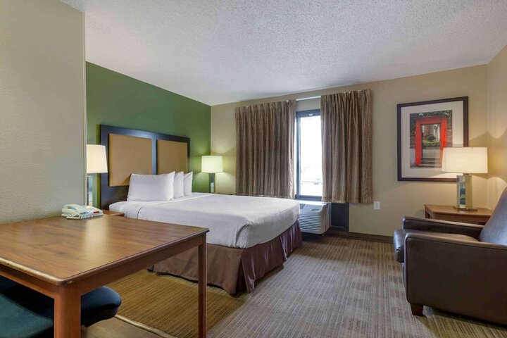 Room 18 of 32