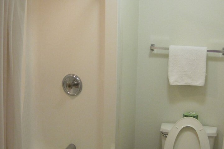 Room 9 of 24