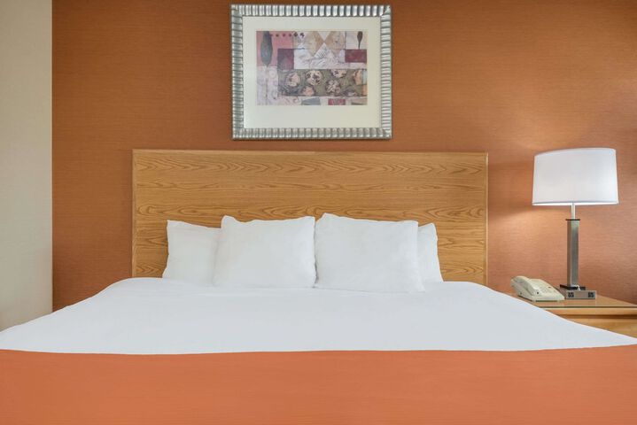 Room 12 of 16