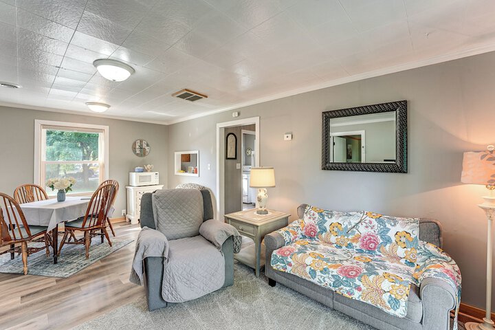 Wayland Retreat w / Deck: Walk to Downtown!