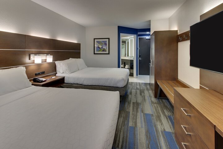 Room 38 of 77