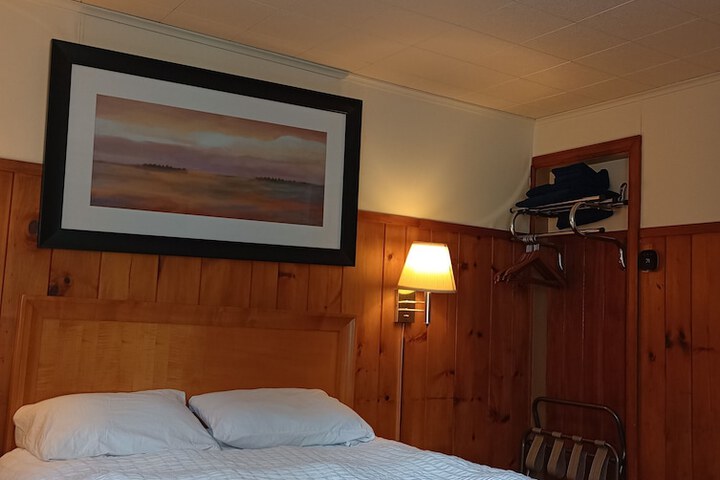 Room 27 of 45