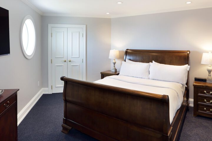 Madison Beach Hotel