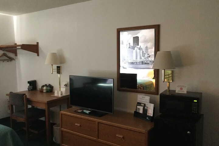 Room 17 of 34
