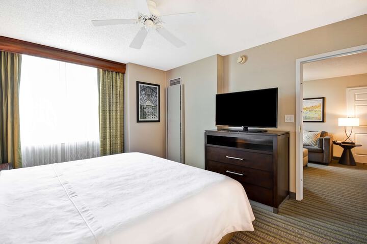 Room 25 of 39