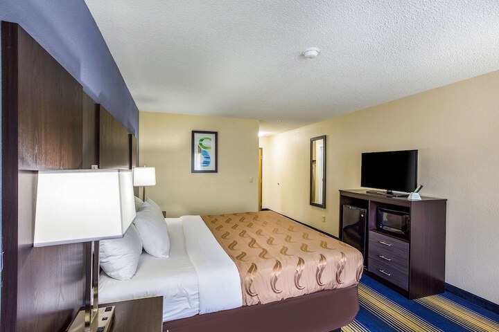 Room 16 of 36