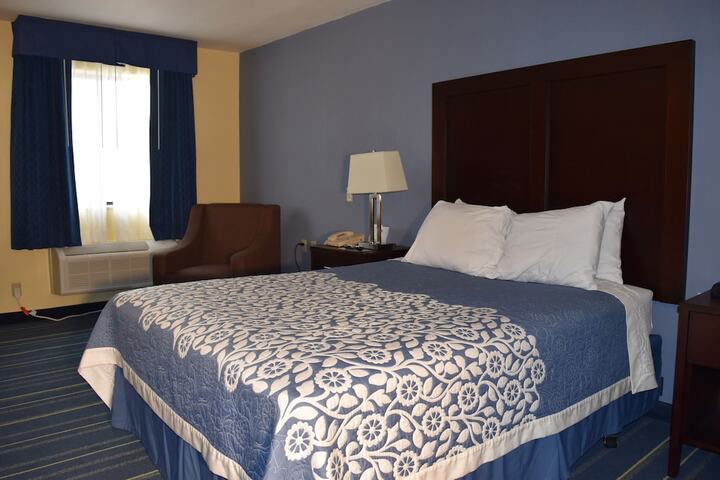Room 52 of 60