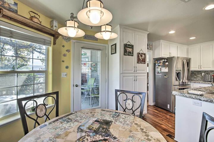 Welcoming Tehachapi Home w / Deck & Grill!