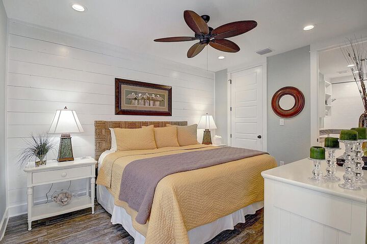 Room 9 of 25