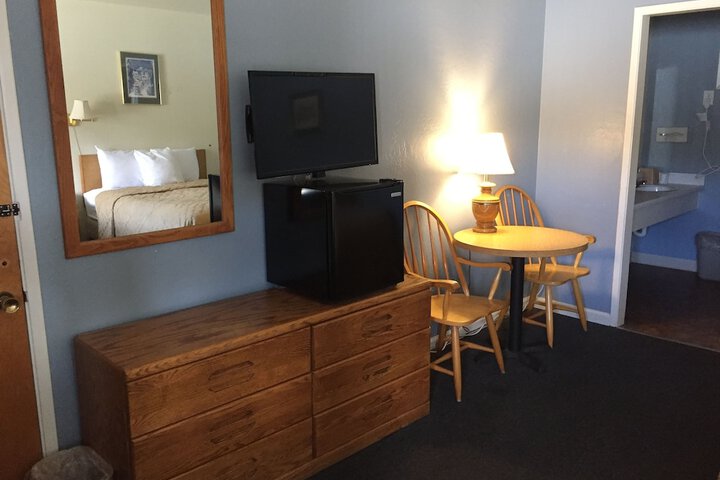Holiday Lodge
