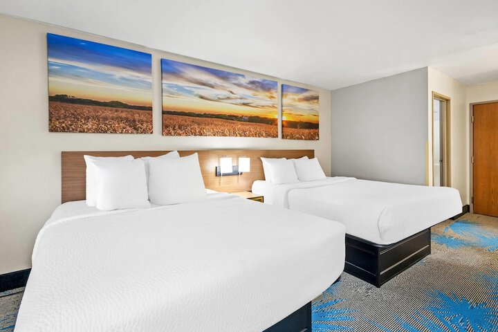 Days Inn by Wyndham Mitchell SD