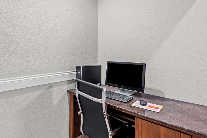 Business Center 39 of 39