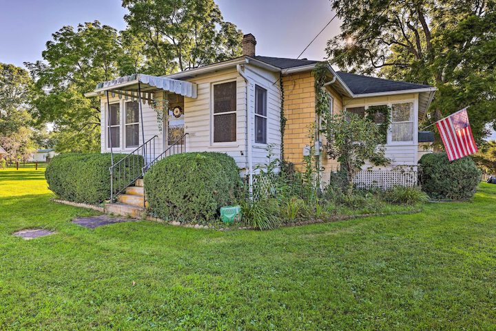 Family-friendly Marlinton Home: Walk Downtown!